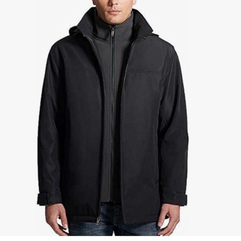 Weatherproof Black Raincoat with High Collar and Relaxed Fit